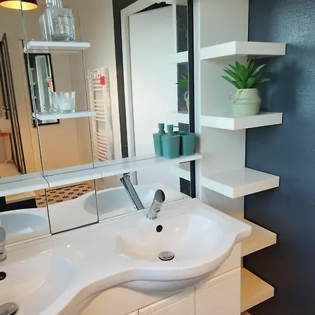 Comme A La Maison Apartment *